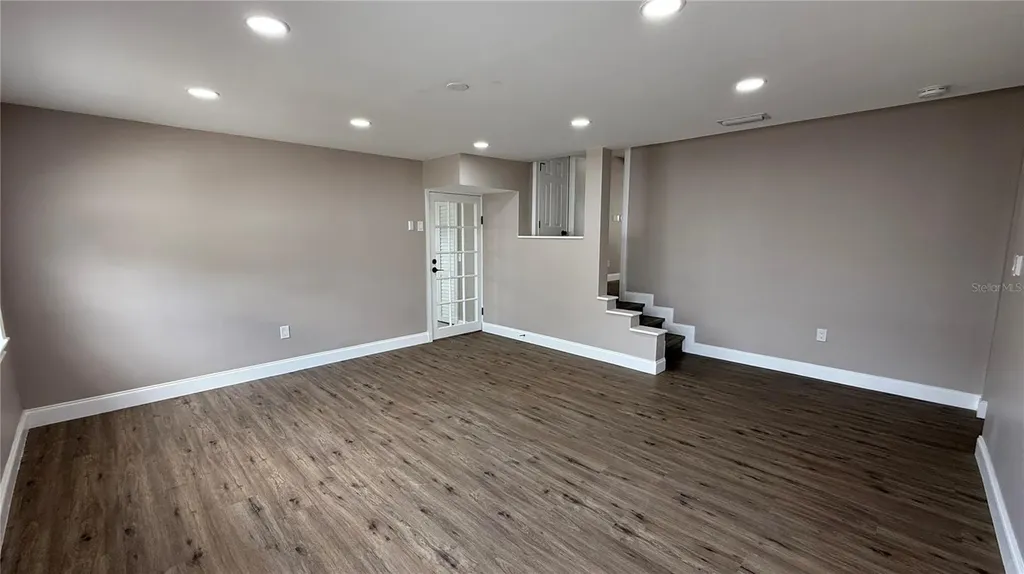 3620 E Tampa Circle Tampa FL 33629