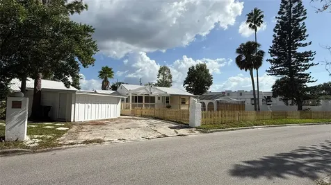 3620 E Tampa Circle Tampa FL 33629