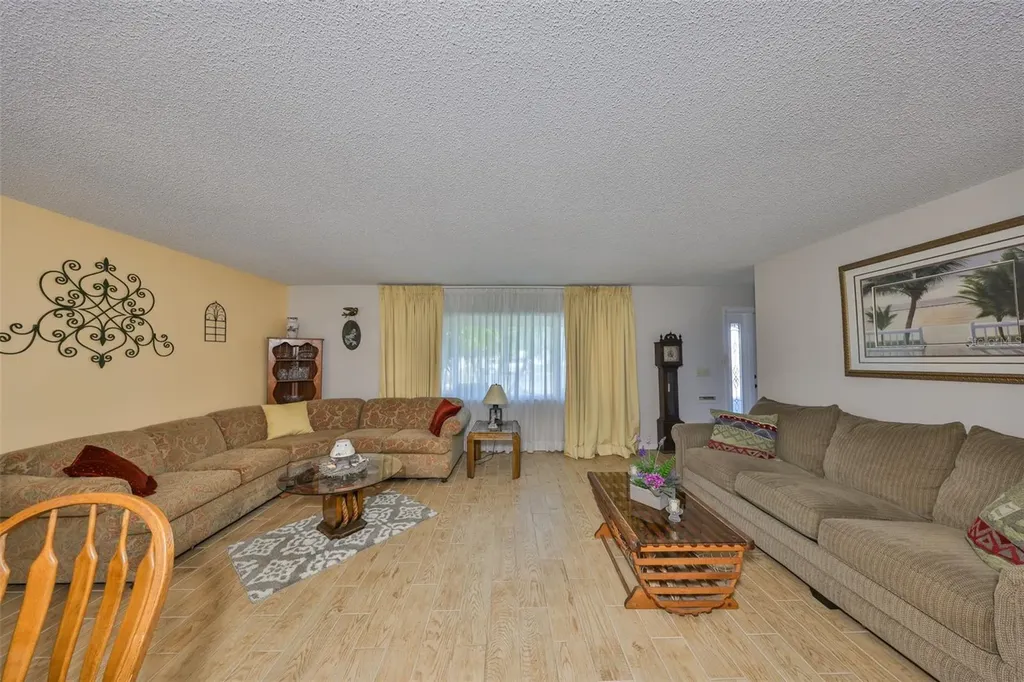 672 Allegheny Drive Sun City Center FL 33573