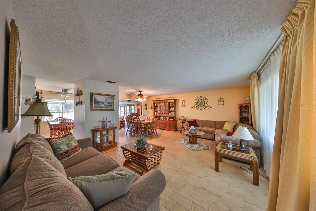 672 Allegheny Drive Sun City Center FL 33573