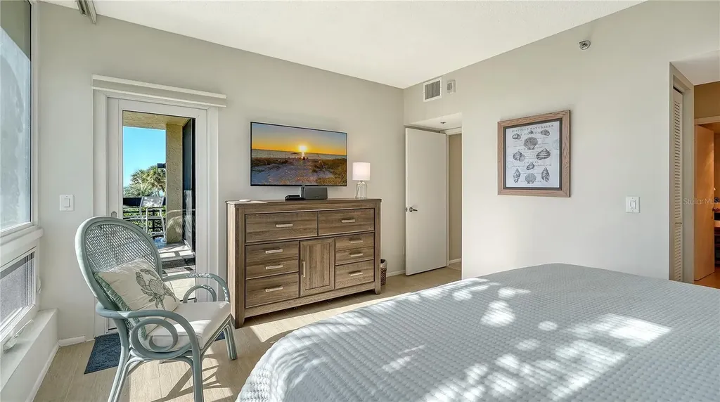 1125 Gulf Of Mexico Drive Longboat Key FL 34228