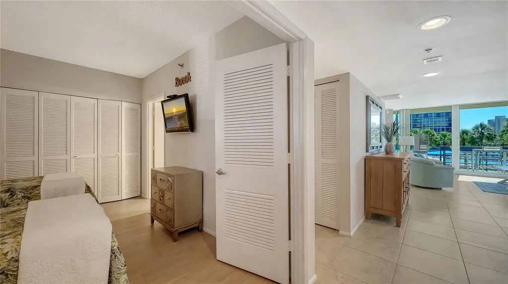 1125 Gulf Of Mexico Drive Longboat Key FL 34228