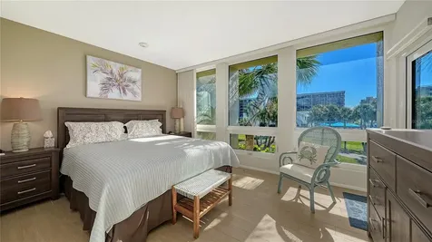 1125 Gulf Of Mexico Drive Longboat Key FL 34228