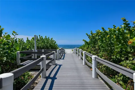1125 Gulf Of Mexico Drive Longboat Key FL 34228