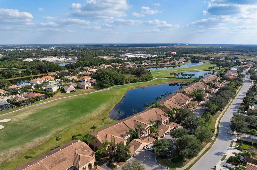 915 Fairwaycove Lane Bradenton FL 34212