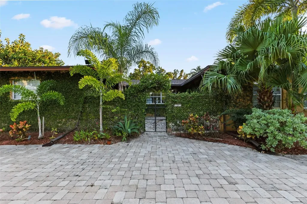 4301 S Lockwood Ridge Road Sarasota FL 34231
