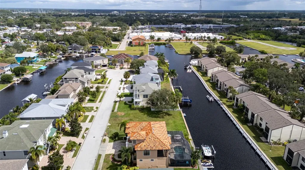 316 Manatee Lane Tarpon Springs FL 34689
