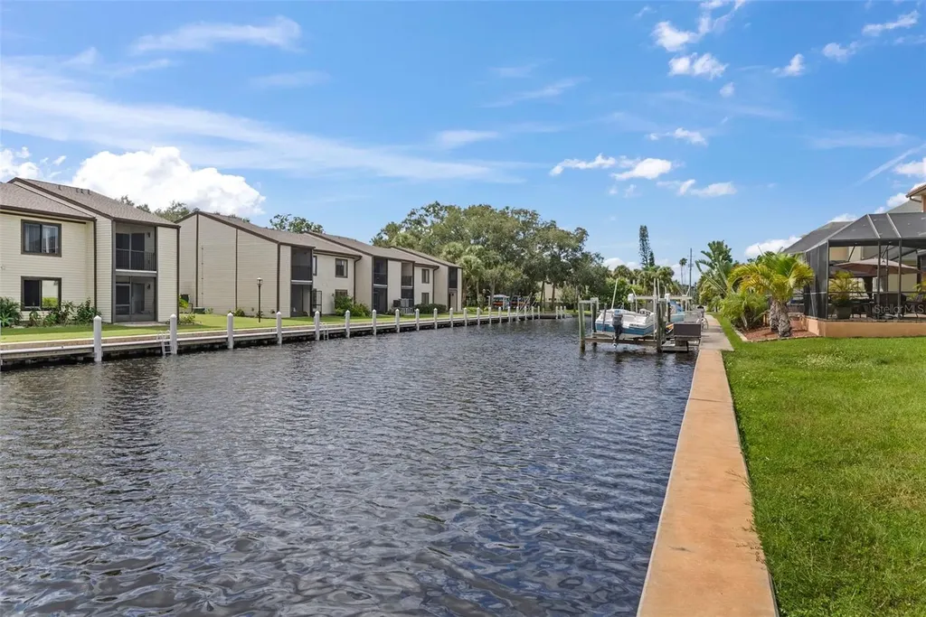 316 Manatee Lane Tarpon Springs FL 34689