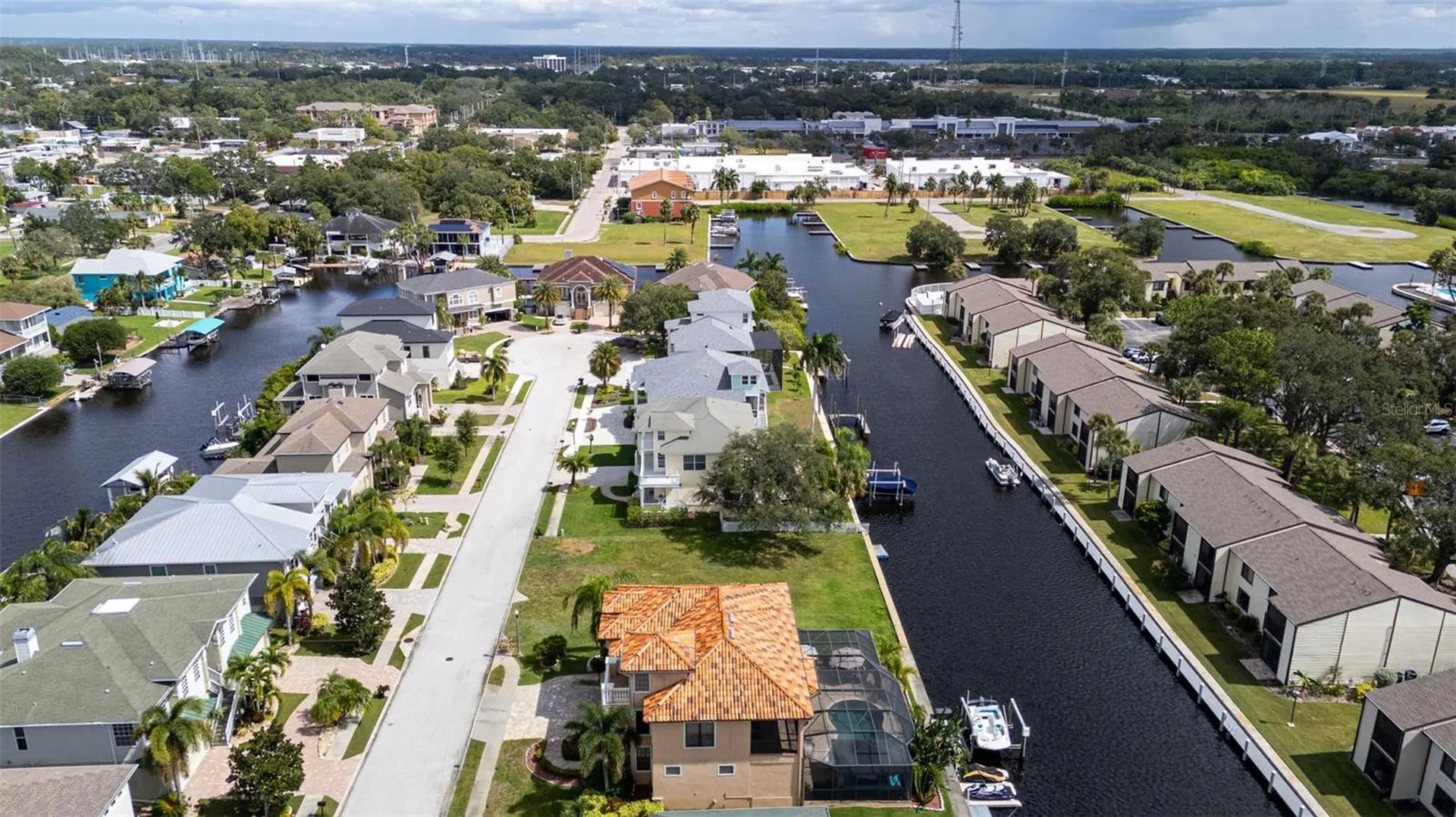 316 Manatee Lane Tarpon Springs FL 34689