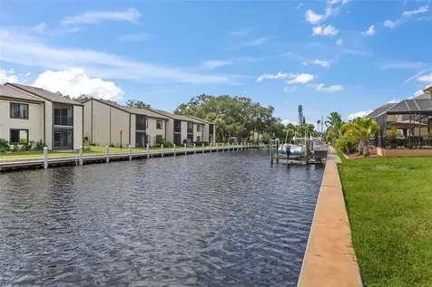 316 Manatee Lane Tarpon Springs FL 34689