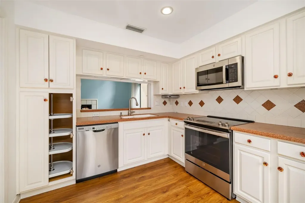 4687 Chandlers Forde Sarasota FL 34235