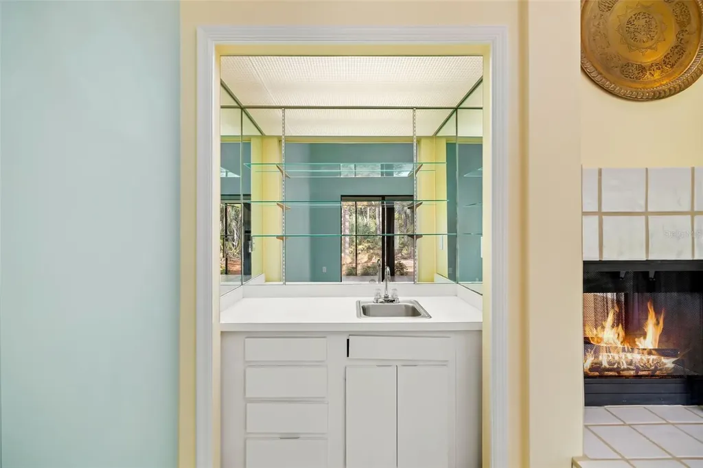 4687 Chandlers Forde Sarasota FL 34235