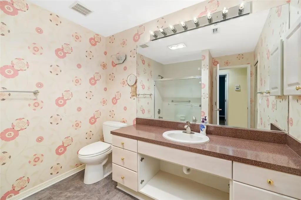 4687 Chandlers Forde Sarasota FL 34235
