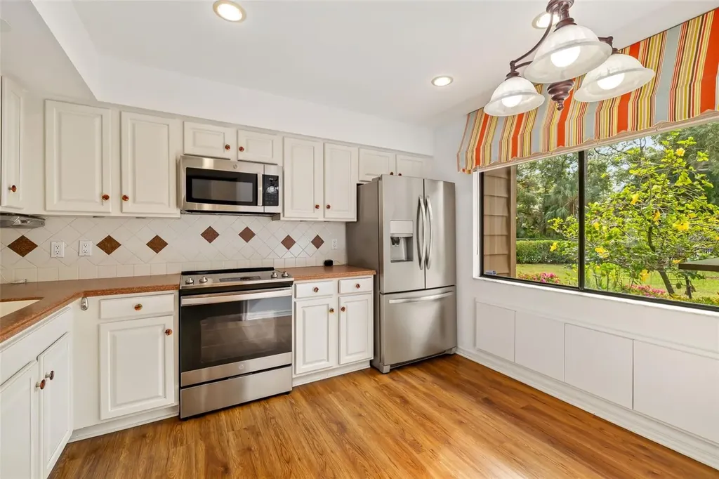 4687 Chandlers Forde Sarasota FL 34235