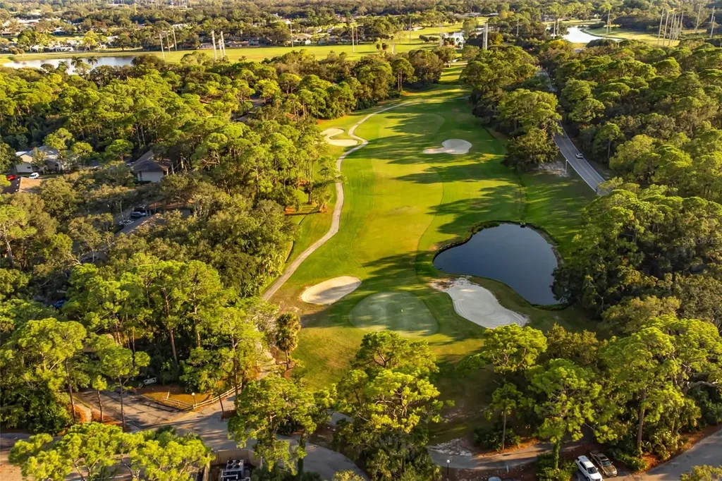 4687 Chandlers Forde Sarasota FL 34235