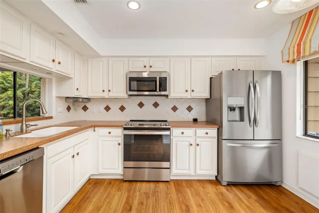 4687 Chandlers Forde Sarasota FL 34235