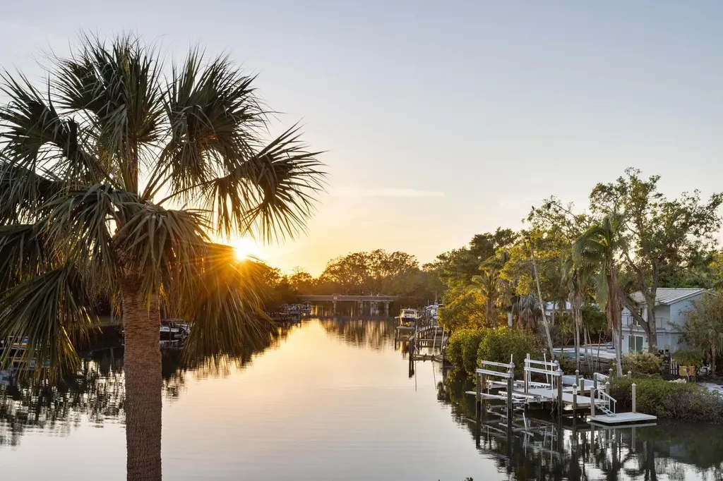 1718 Bay Street Sarasota FL 34236
