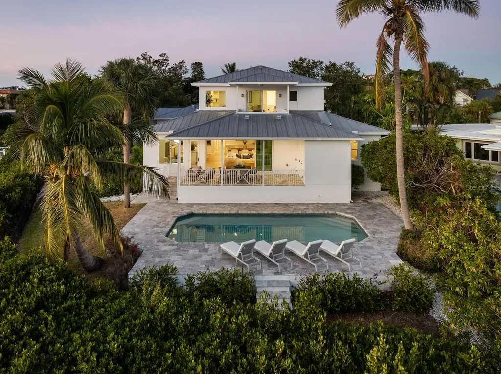 1718 Bay Street Sarasota FL 34236