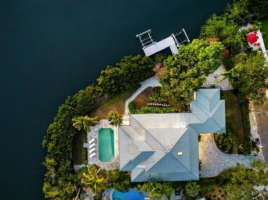 1718 Bay Street Sarasota FL 34236