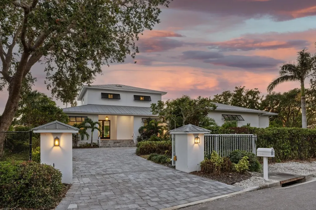 1718 Bay Street Sarasota FL 34236