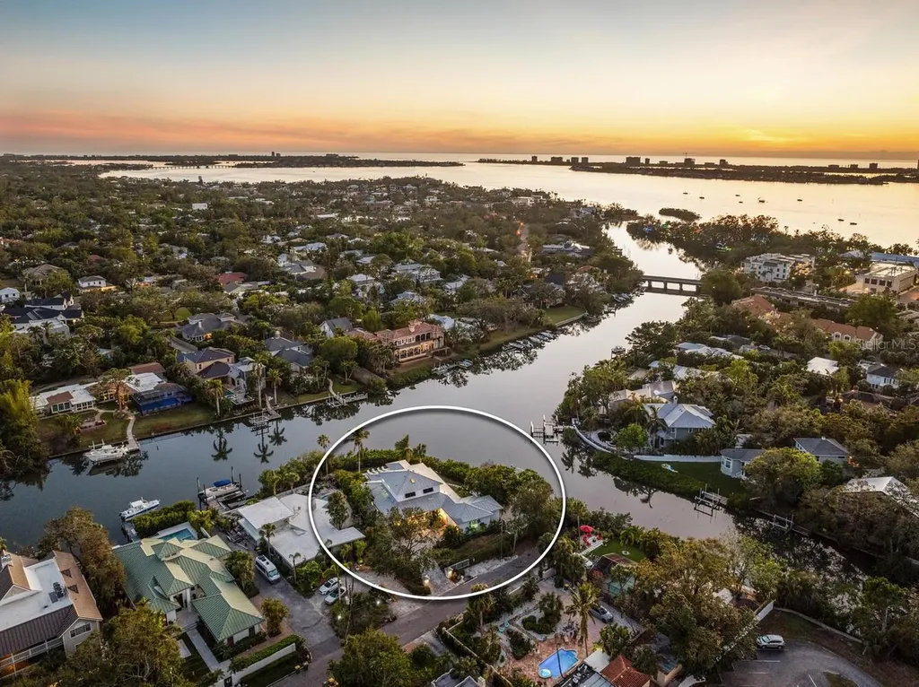 1718 Bay Street Sarasota FL 34236