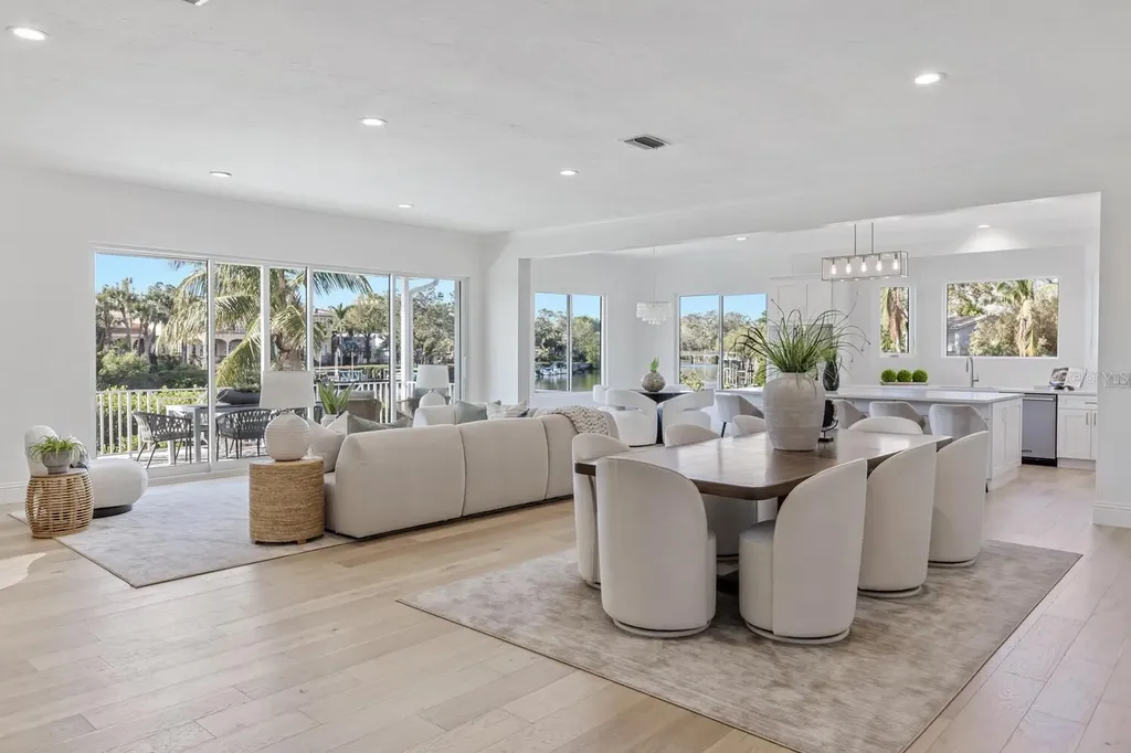 1718 Bay Street Sarasota FL 34236