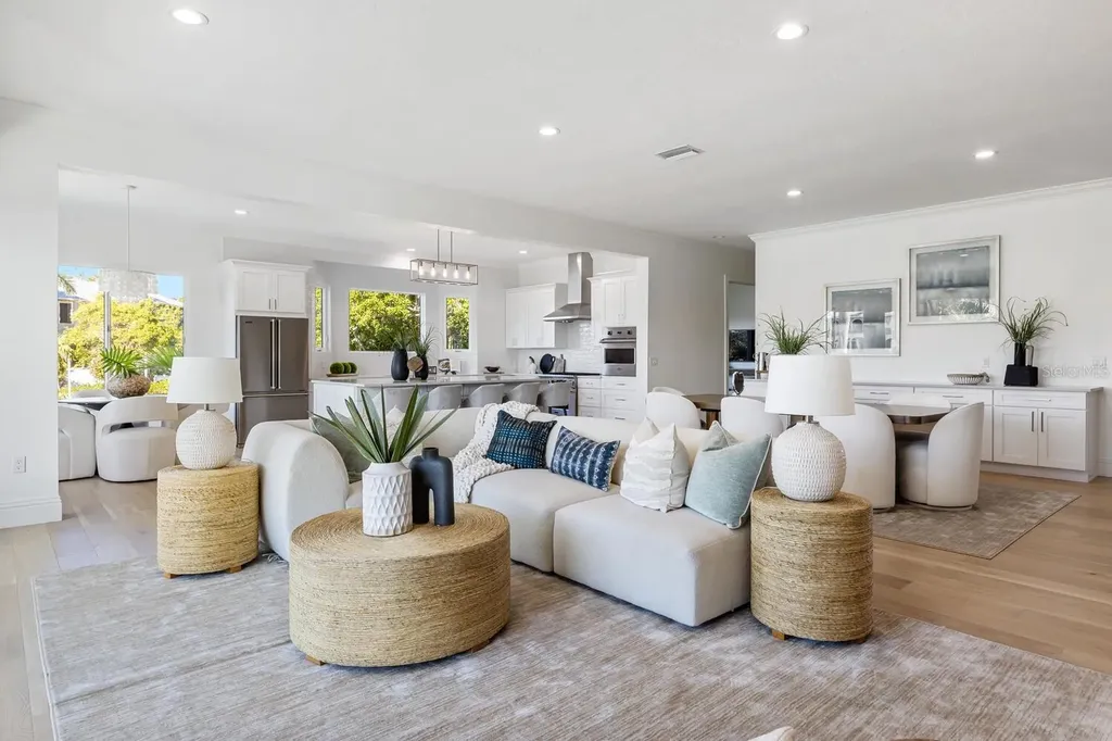 1718 Bay Street Sarasota FL 34236