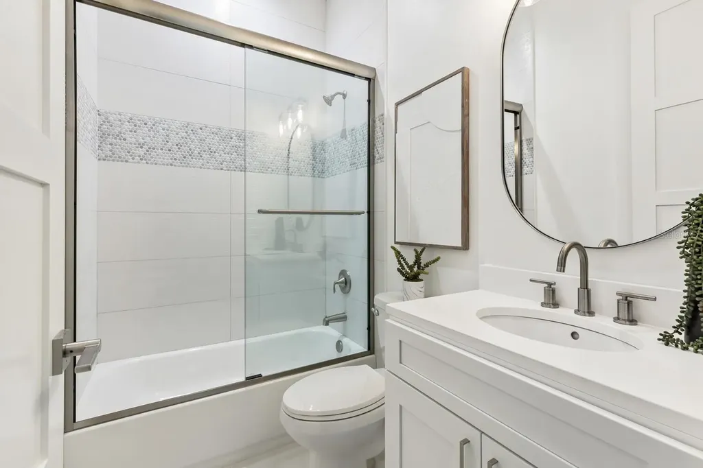 1718 Bay Street Sarasota FL 34236