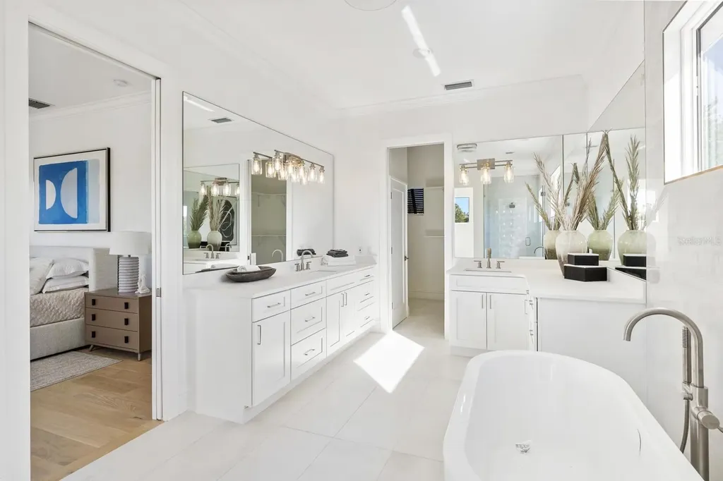 1718 Bay Street Sarasota FL 34236