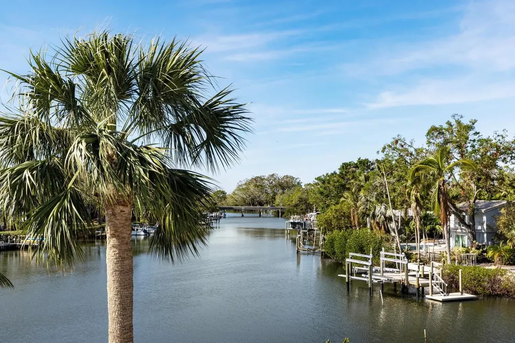 1718 Bay Street Sarasota FL 34236