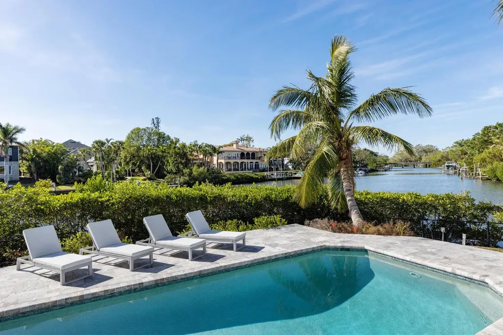 1718 Bay Street Sarasota FL 34236