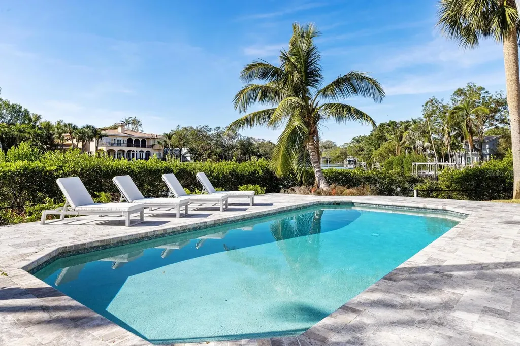 1718 Bay Street Sarasota FL 34236