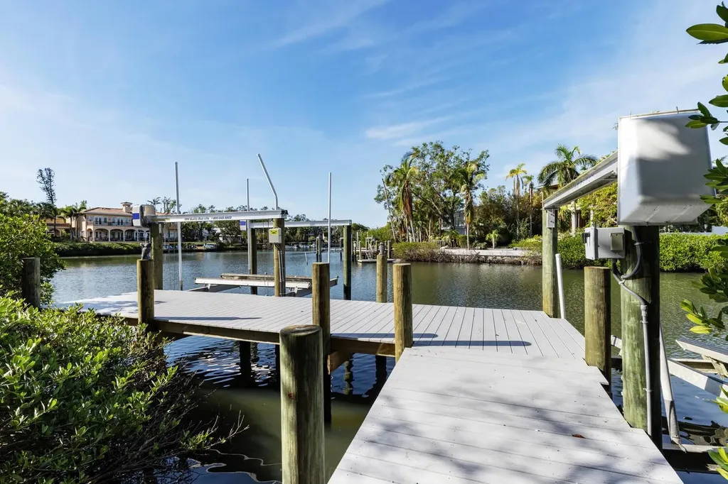 1718 Bay Street Sarasota FL 34236