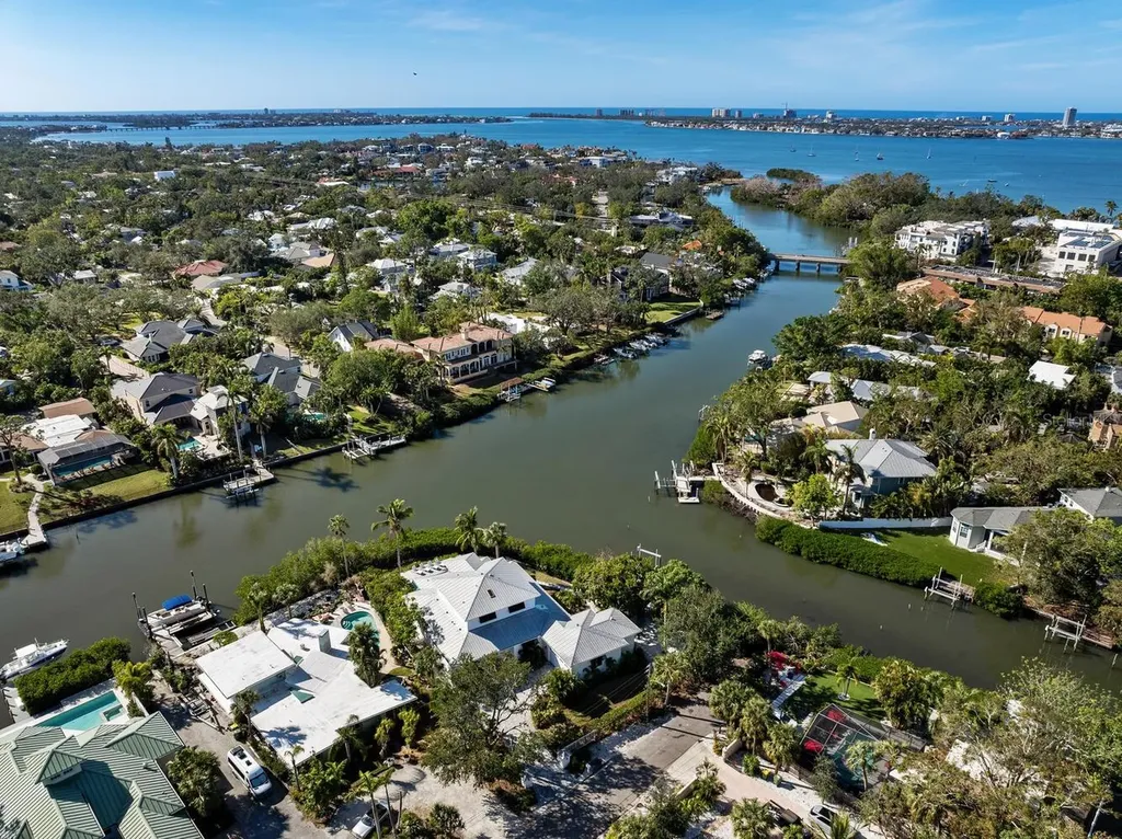 1718 Bay Street Sarasota FL 34236