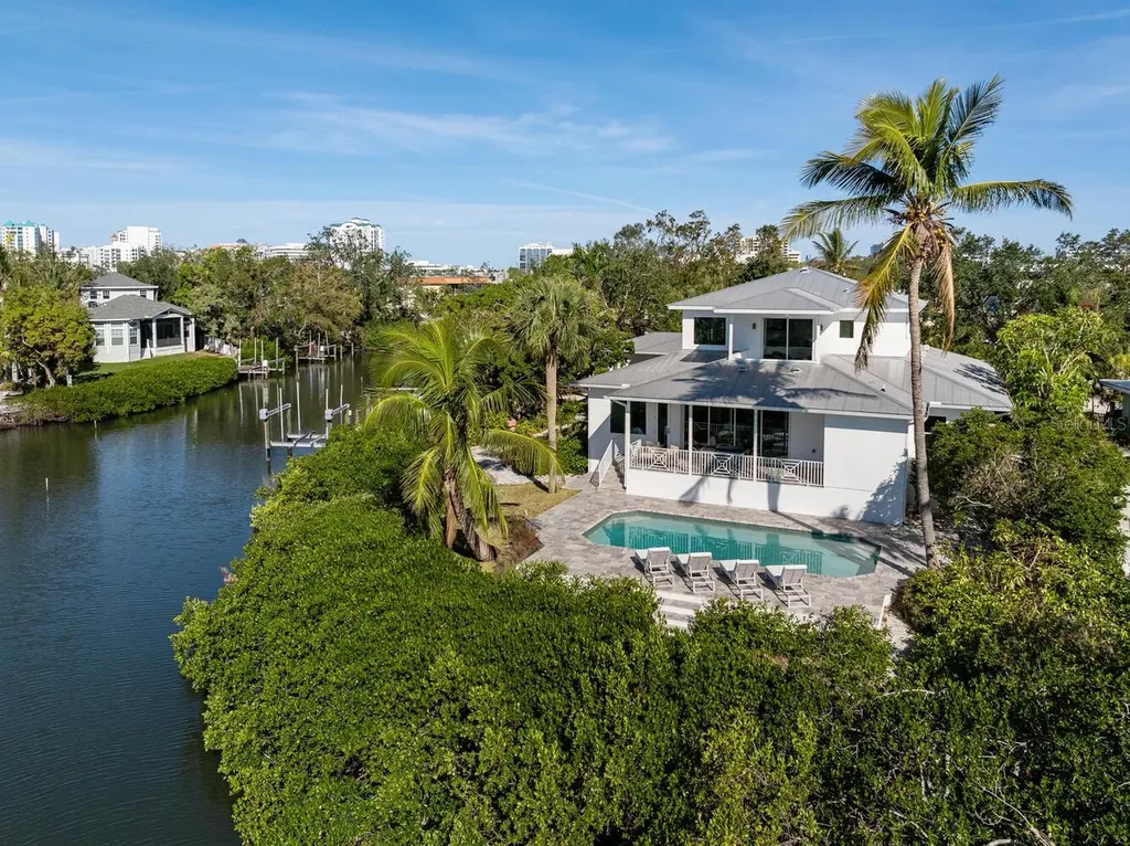 1718 Bay Street Sarasota FL 34236