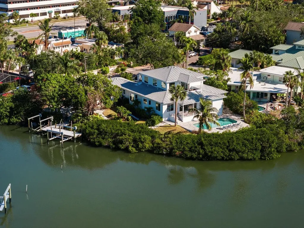 1718 Bay Street Sarasota FL 34236