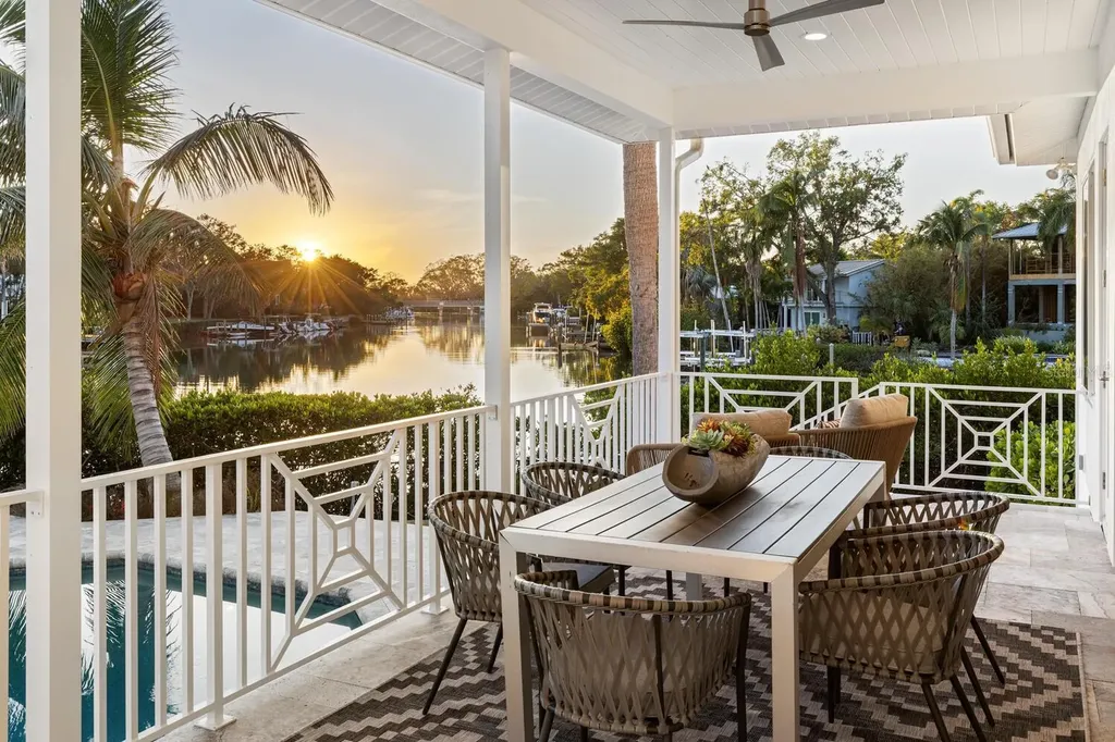 1718 Bay Street Sarasota FL 34236