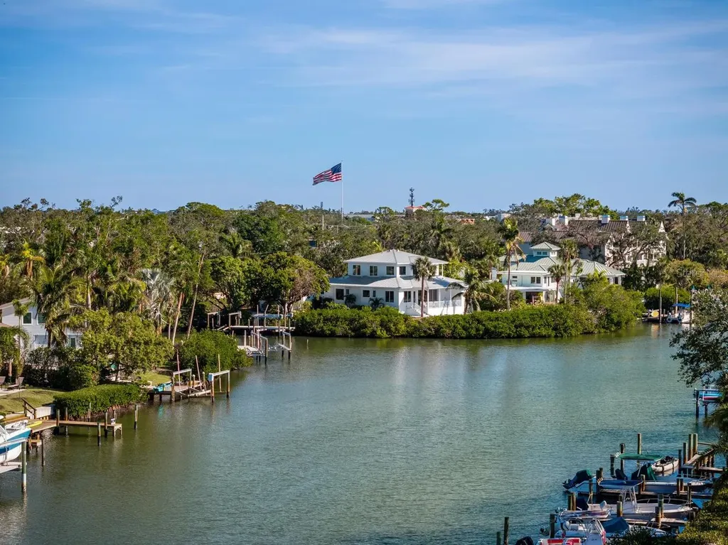 1718 Bay Street Sarasota FL 34236