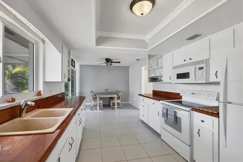 8301 Pelican Road Englewood FL 34224