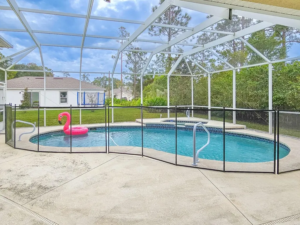 18 Squirrel Place Palm Coast FL 32164