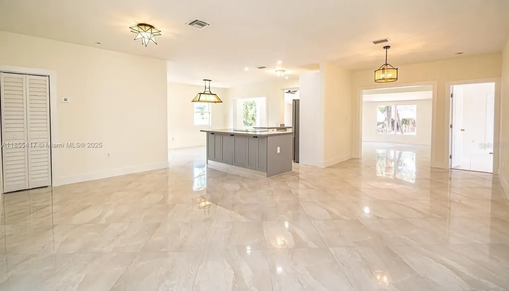 2810 SW 114th Avenue Miami FL 33165