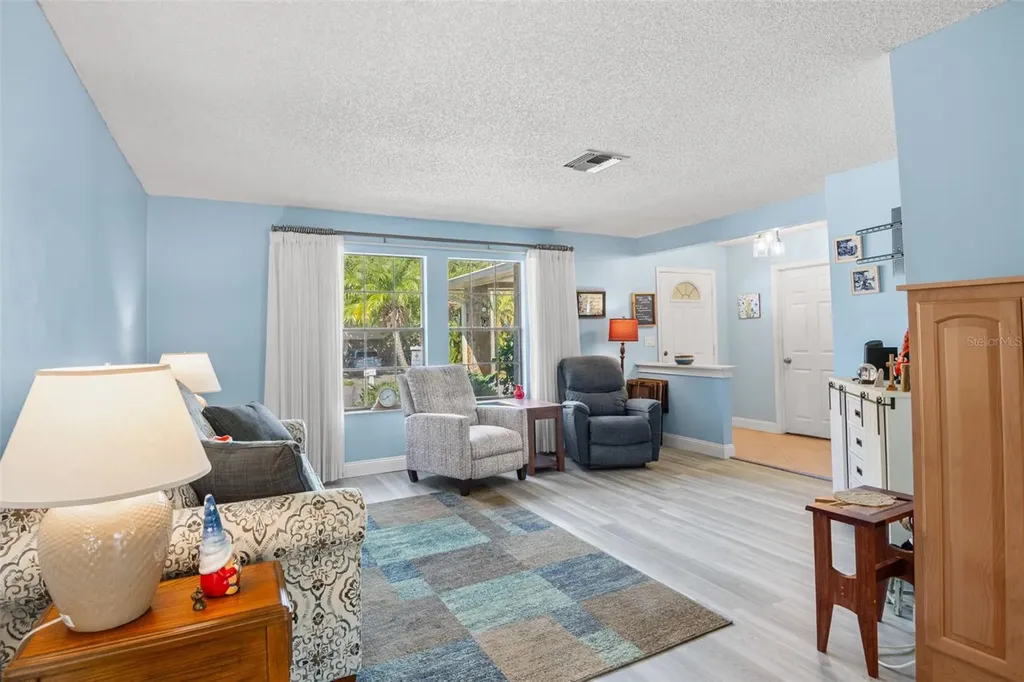 110 Meadowcross Drive Safety Harbor FL 34695