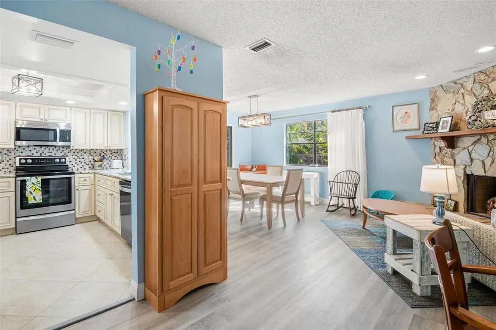 110 Meadowcross Drive Safety Harbor FL 34695