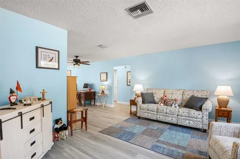 110 Meadowcross Drive Safety Harbor FL 34695