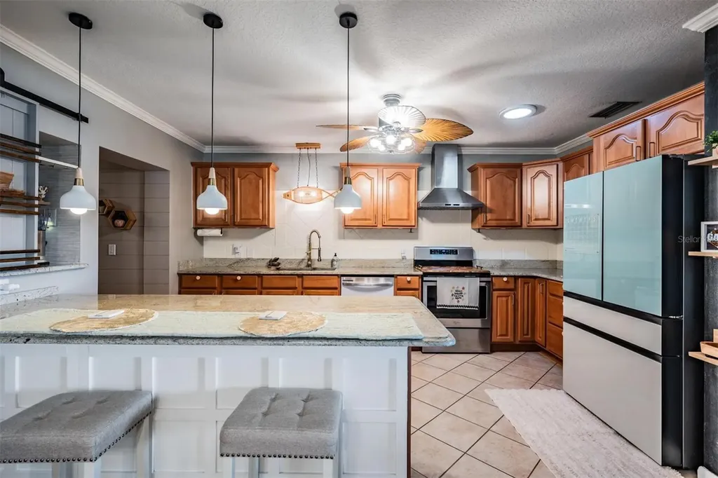 302 Whitcomb Boulevard Tarpon Springs FL 34689