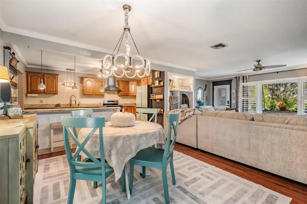 302 Whitcomb Boulevard Tarpon Springs FL 34689