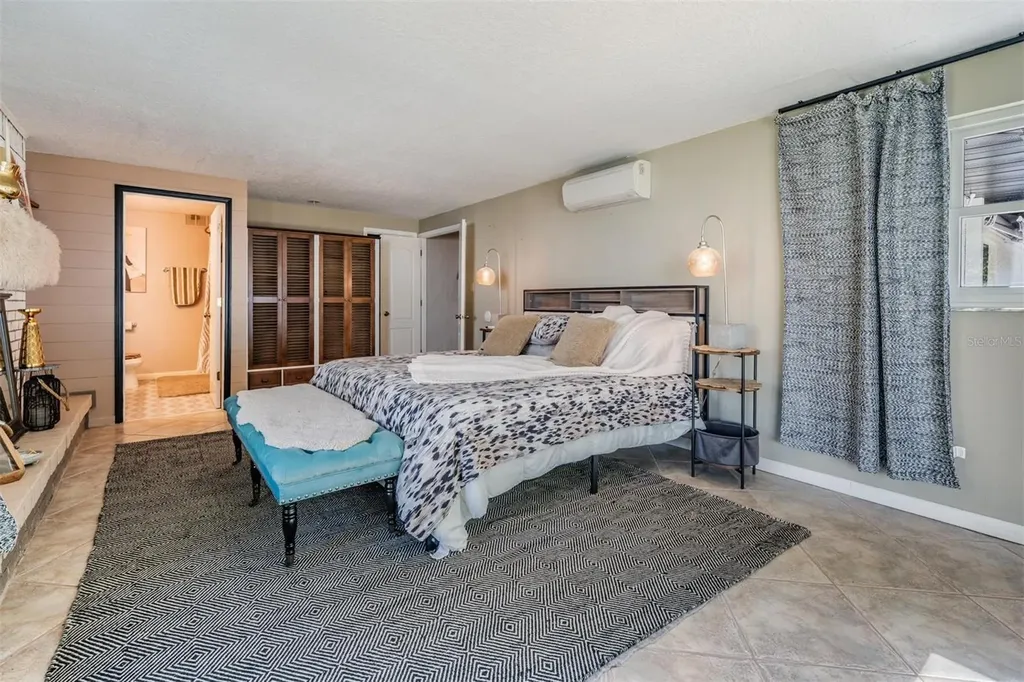 302 Whitcomb Boulevard Tarpon Springs FL 34689