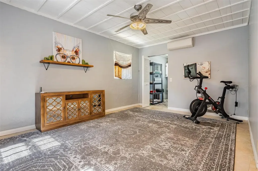 302 Whitcomb Boulevard Tarpon Springs FL 34689