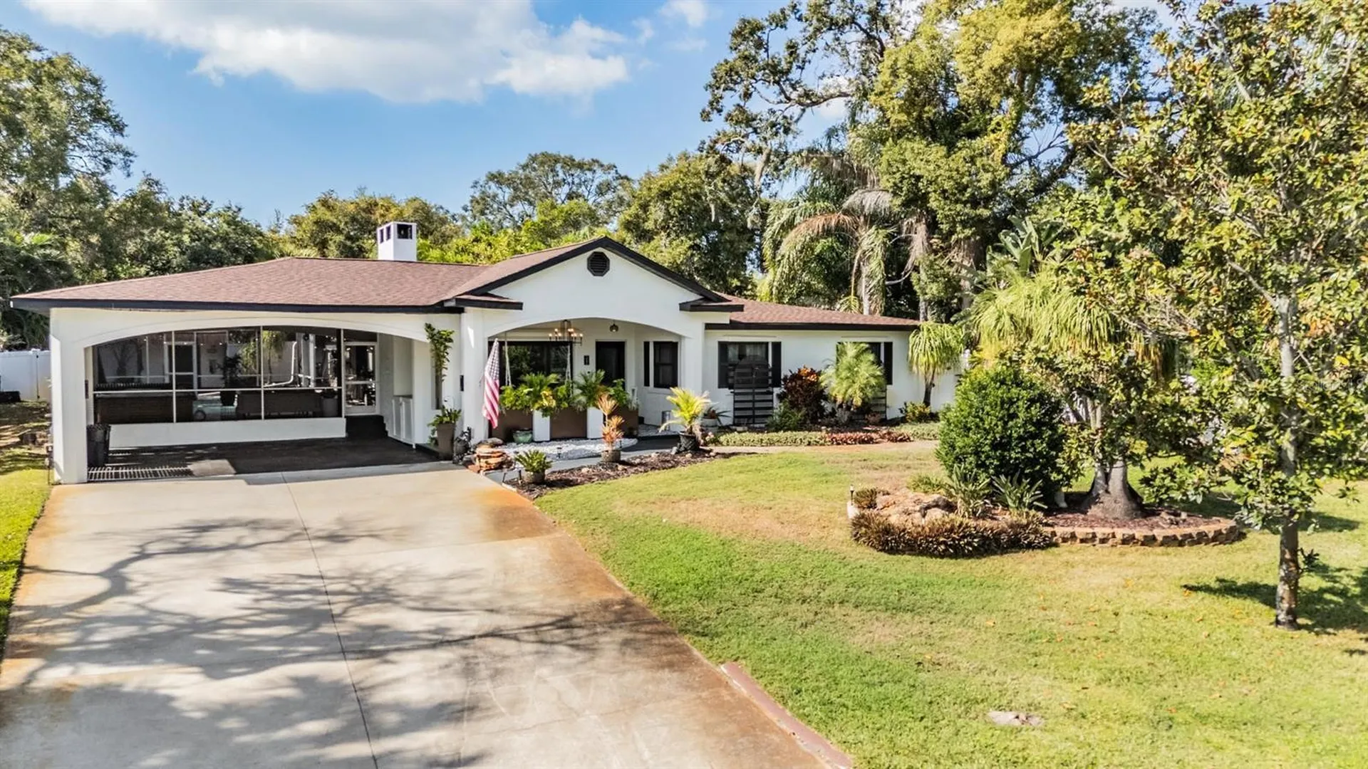 302 Whitcomb Boulevard Tarpon Springs FL 34689
