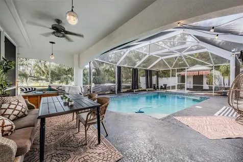 302 Whitcomb Boulevard Tarpon Springs FL 34689